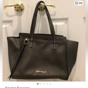 Gorgeous Salvatore Ferragamo bag excellent condition